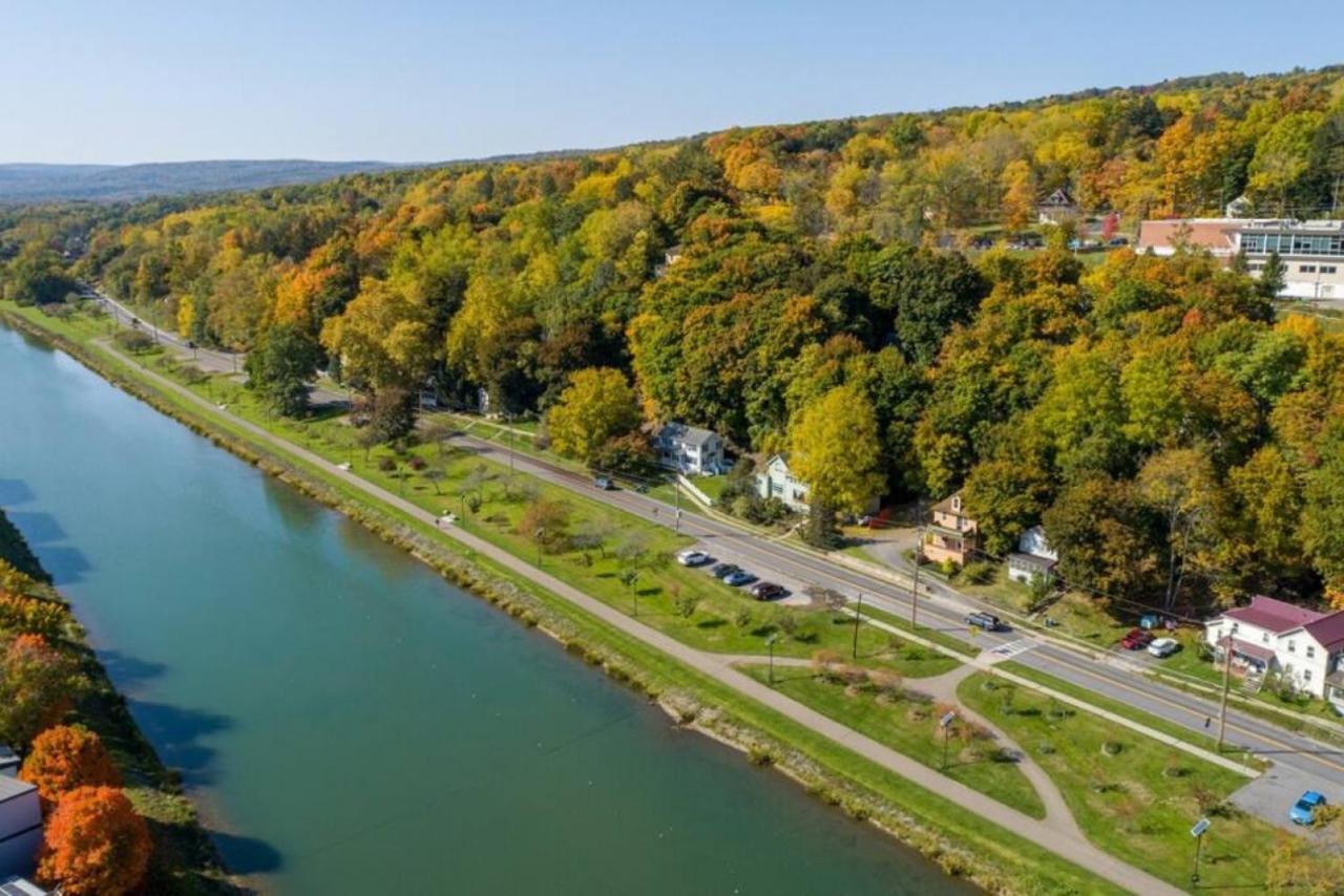 River Front Home In The Heart Of Ithaca Zewnętrze zdjęcie